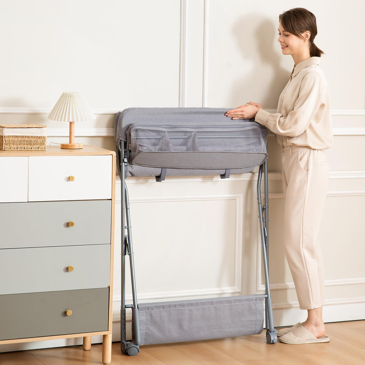 Portable Adjustable Height Folding Baby Changing Table with Wheels P115